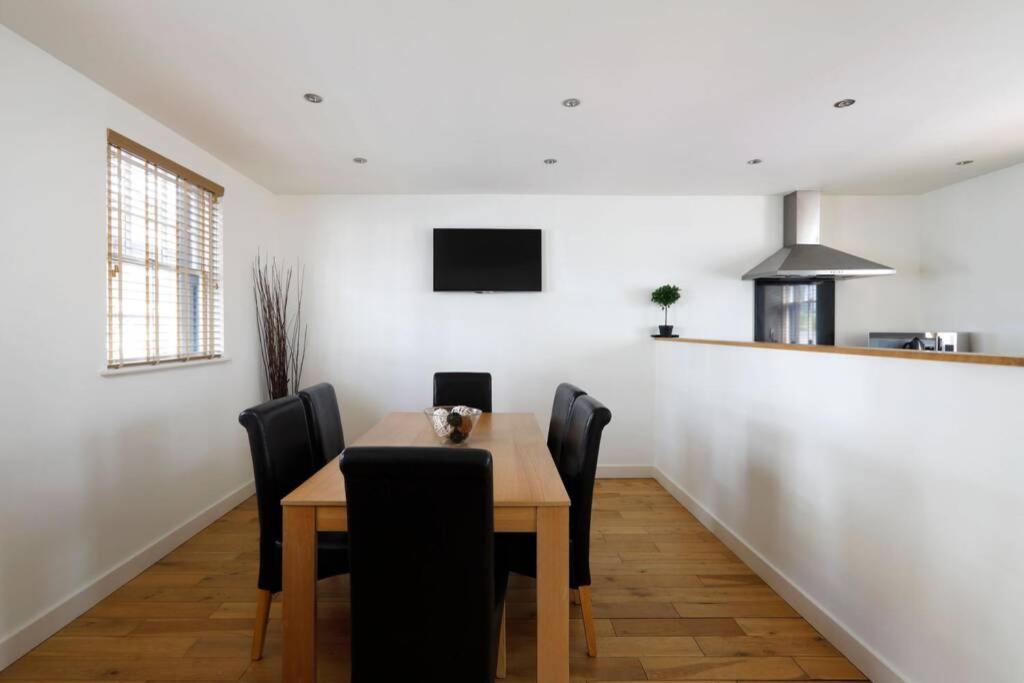 Beautiful 2 Bedroom Mews House With Parking By The Beach Brighton Exteriör bild