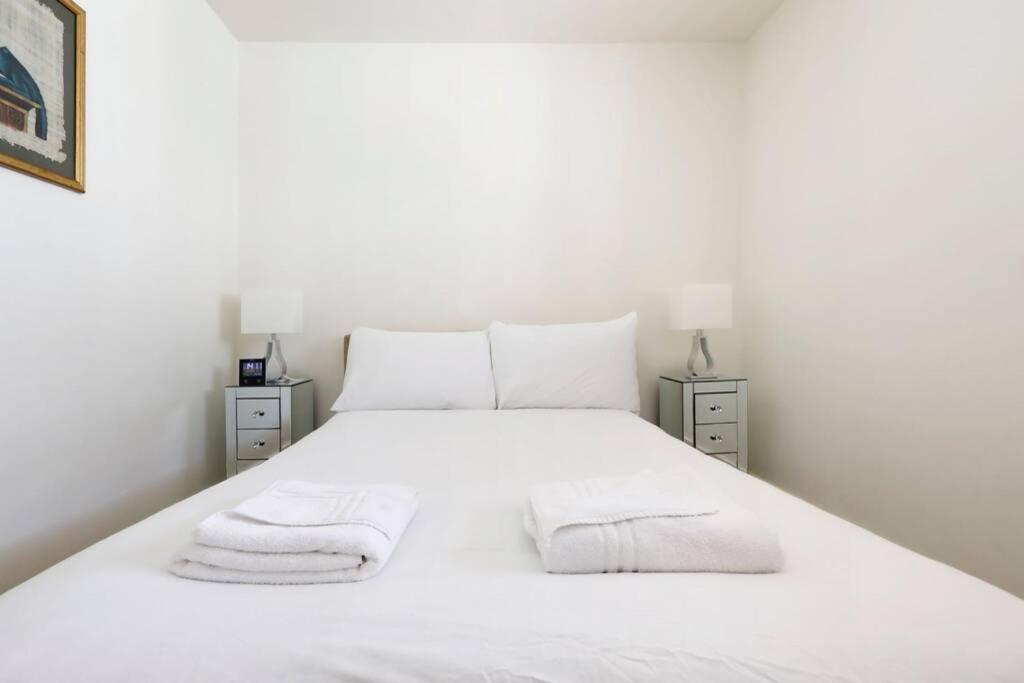 Beautiful 2 Bedroom Mews House With Parking By The Beach Brighton Exteriör bild